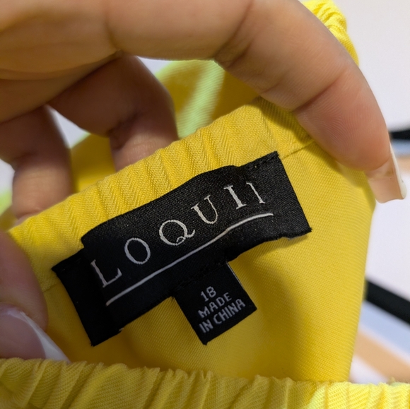 Plus size yellow romper - Picture 3 of 3